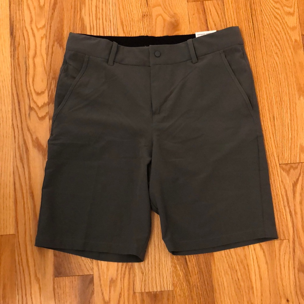 NWT Boys Gray Nike Golf Shorts Size XL